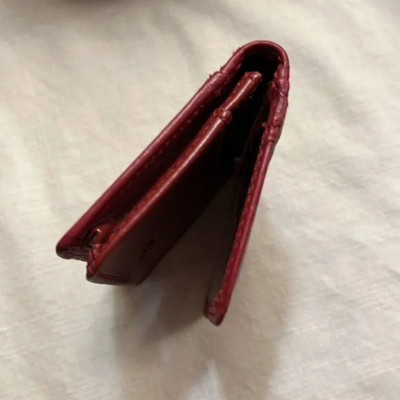 Wenger Red Leather Card Case Wallet Makers of the Genuine Swiss Army Knife - Picture 6 of 12